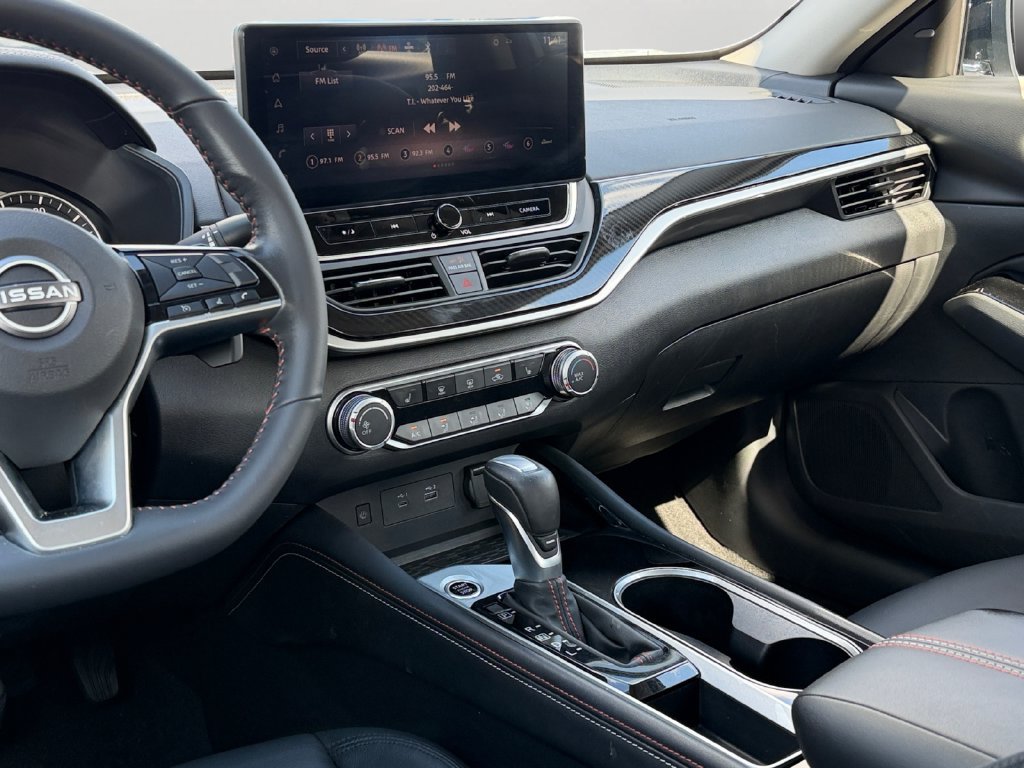 Used 2024 Nissan Altima 2.5 SR w/ SR Premium Package FWD image 14
