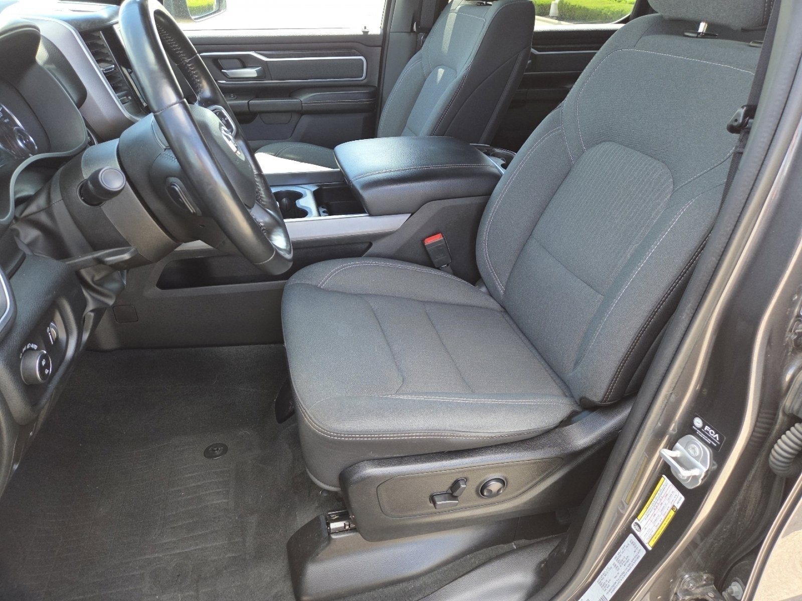 Used 2022 RAM 1500 Big Horn AWD/4WD image 25