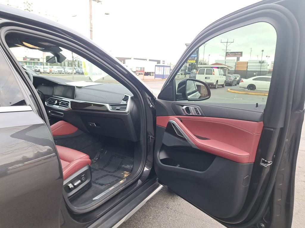 Used 2021 BMW X6 xDrive40i image 16