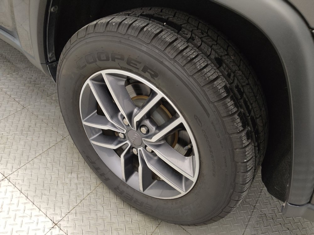 Used 2019 Jeep Grand Cherokee Limited w/ Luxury Group II RWD image 31