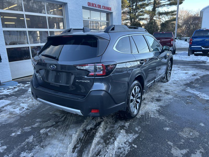 Used 2023 Subaru Outback Limited image 7