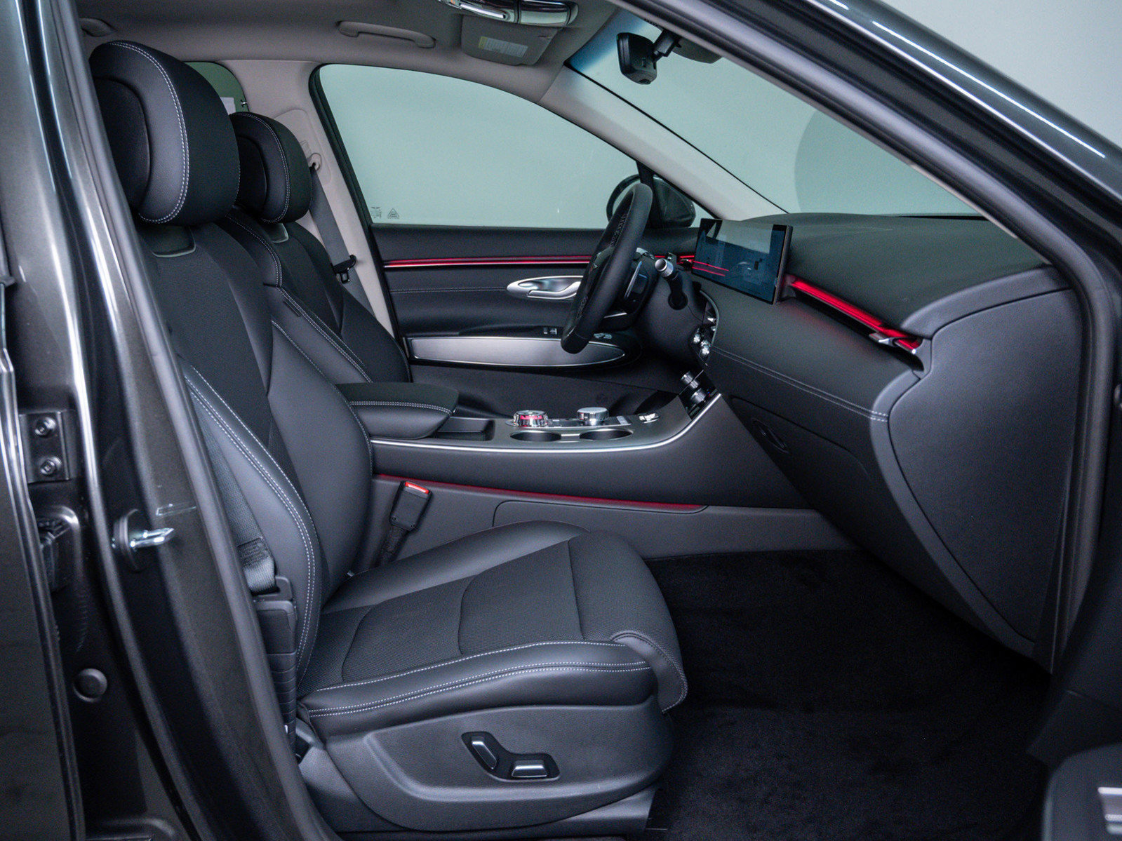 Used 2026 Genesis GV70 2.5T Select image 10