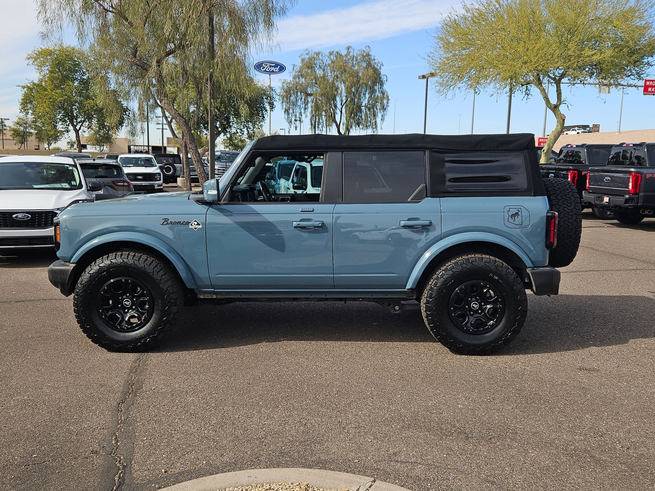 Used 2022 Ford Bronco Outer Banks image 9