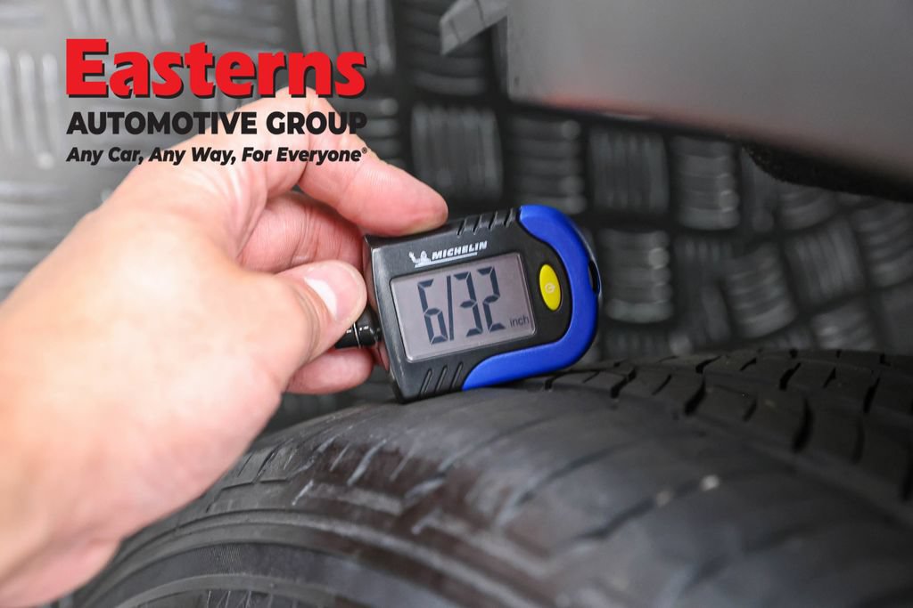 Used 2023 Nissan Pathfinder S AWD/4WD image 28