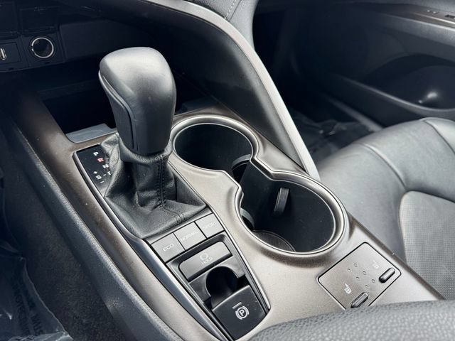 Used 2022 Toyota Camry XSE FWD image 19