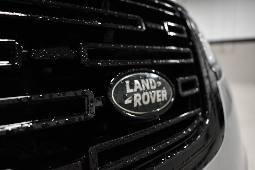 Used 2025 Land Rover Range Rover Velar Dynamic SE AWD/4WD image 13
