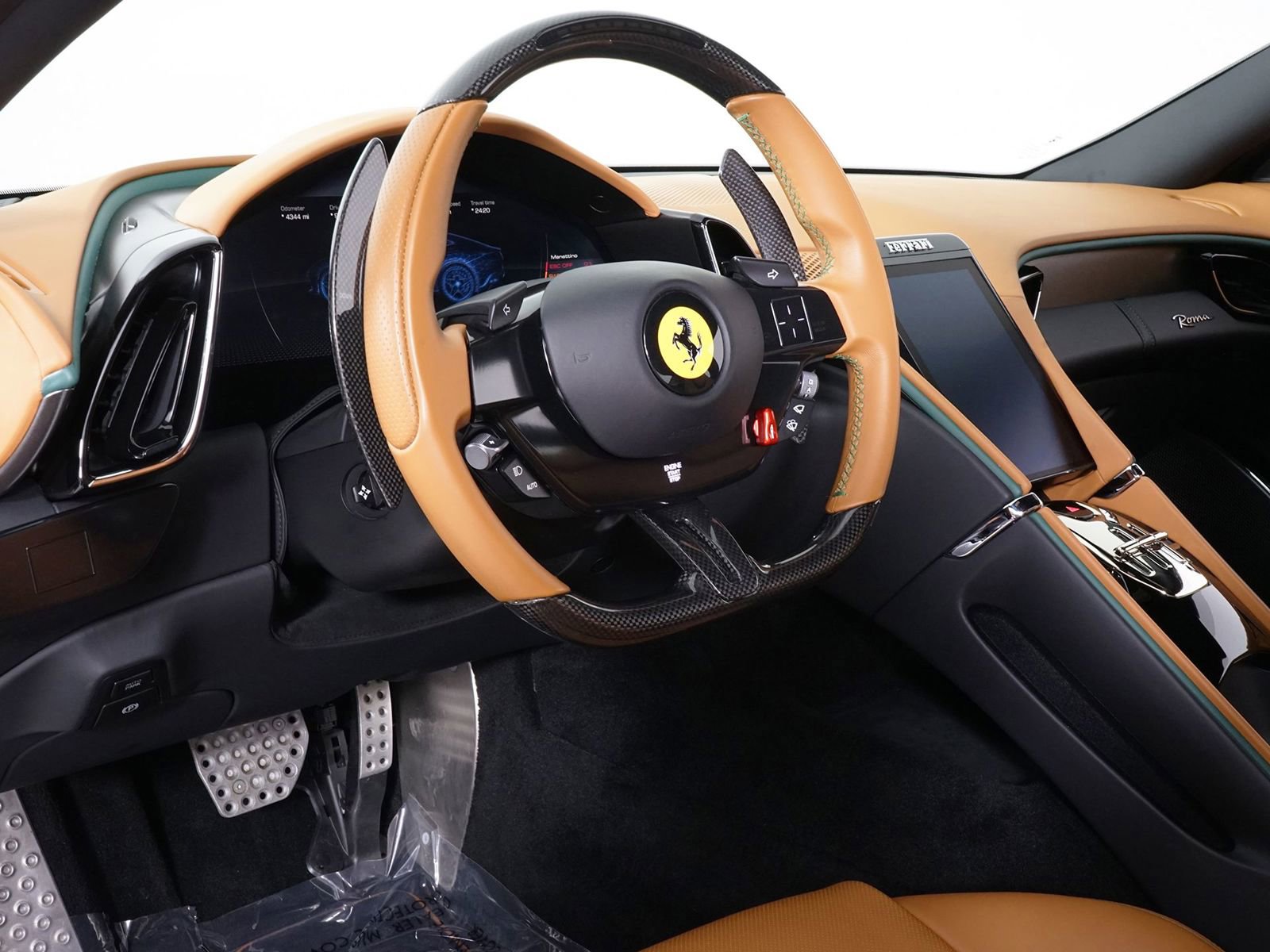 Used 2021 Ferrari Roma RWD image 21