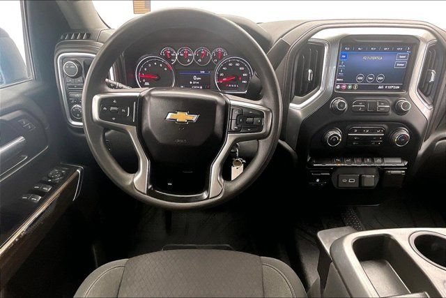 Used 2022 Chevrolet Silverado 2500 LT AWD/4WD image 4
