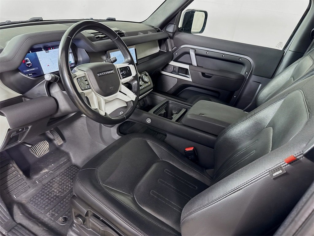 Used 2022 Land Rover Defender 90 X-Dynamic S image 25