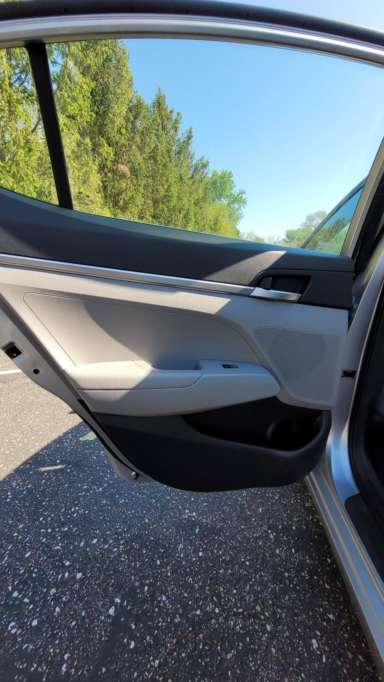 Used 2020 Hyundai Elantra SE FWD image 9