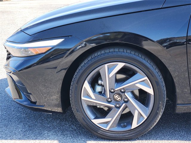 Used 2025 Hyundai Elantra SEL image 6