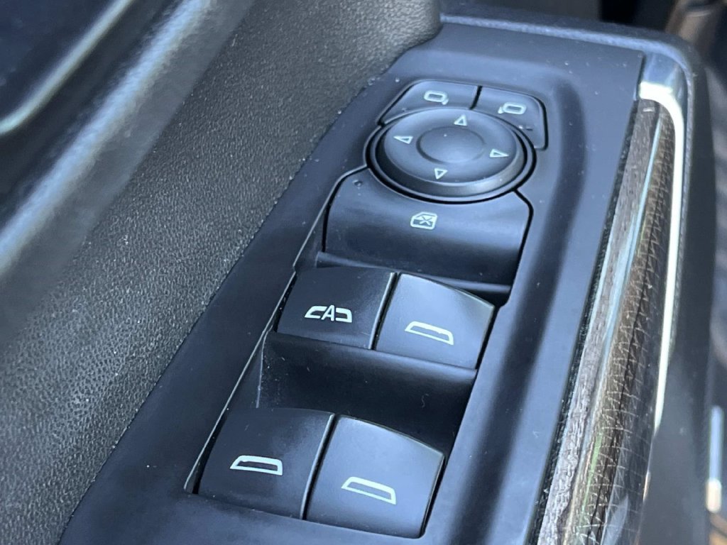 Used 2021 Chevrolet Silverado 1500 LT Trail Boss w/ Convenience Package II AWD/4WD image 29