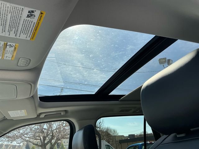 Used 2025 Ford Expedition Platinum image 27