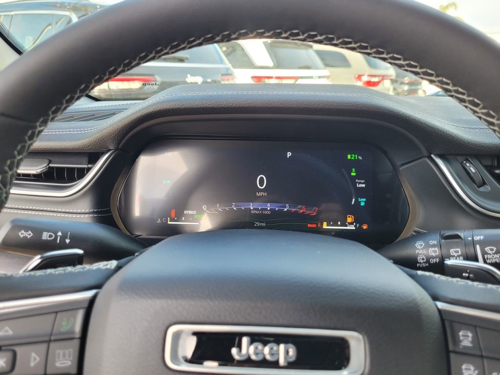 New 2024 Jeep Grand Cherokee Limited 4xe image 17