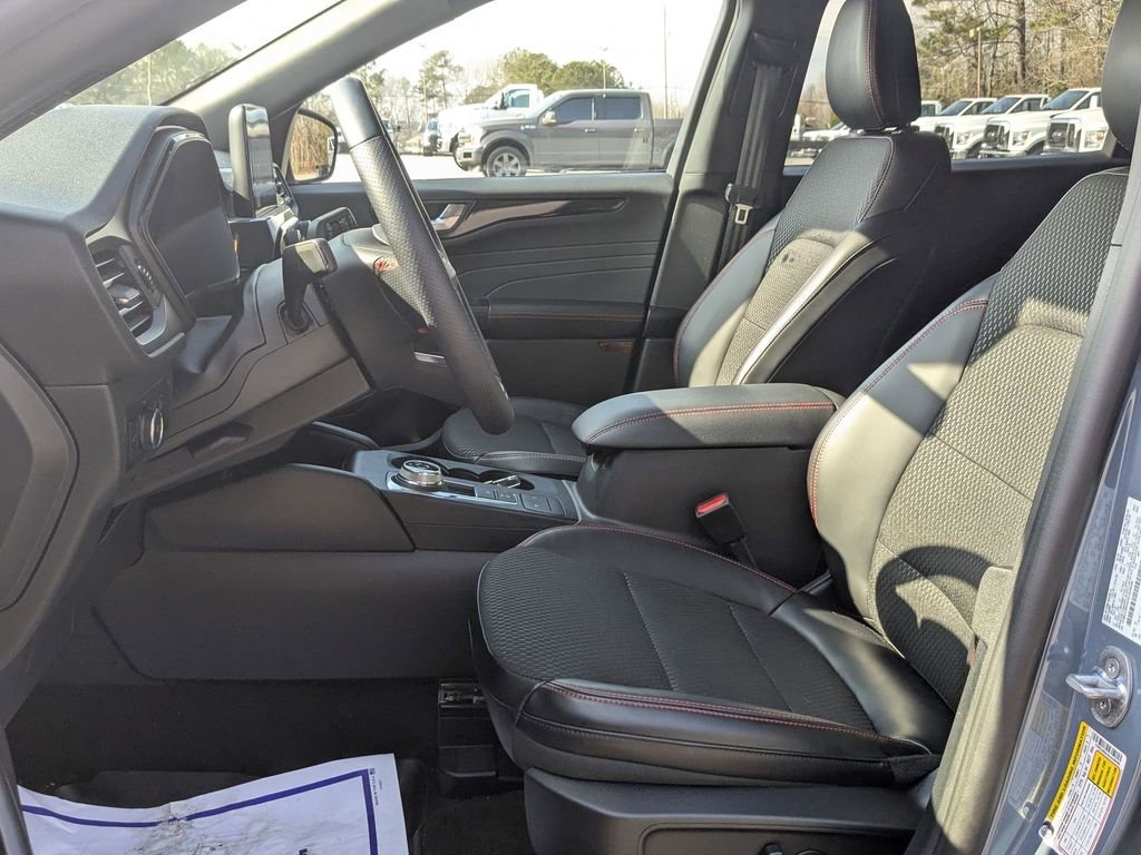 Used 2025 Ford Escape ST-Line Select image 26