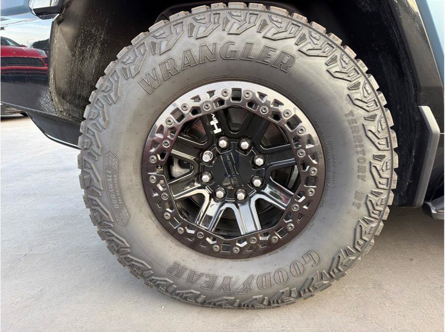 Used 2024 GMC Hummer EV 3X w/ Omega Edition AWD/4WD image 46
