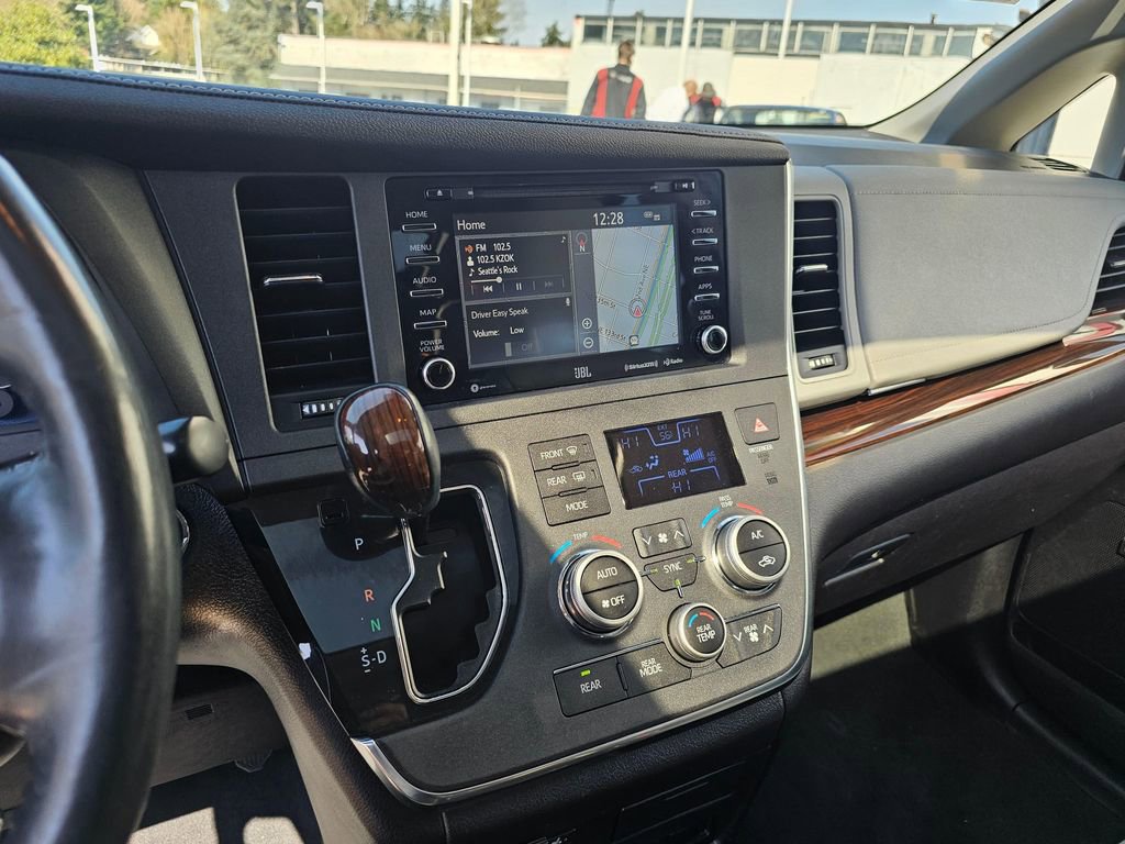 Used 2019 Toyota Sienna Limited Premium image 30
