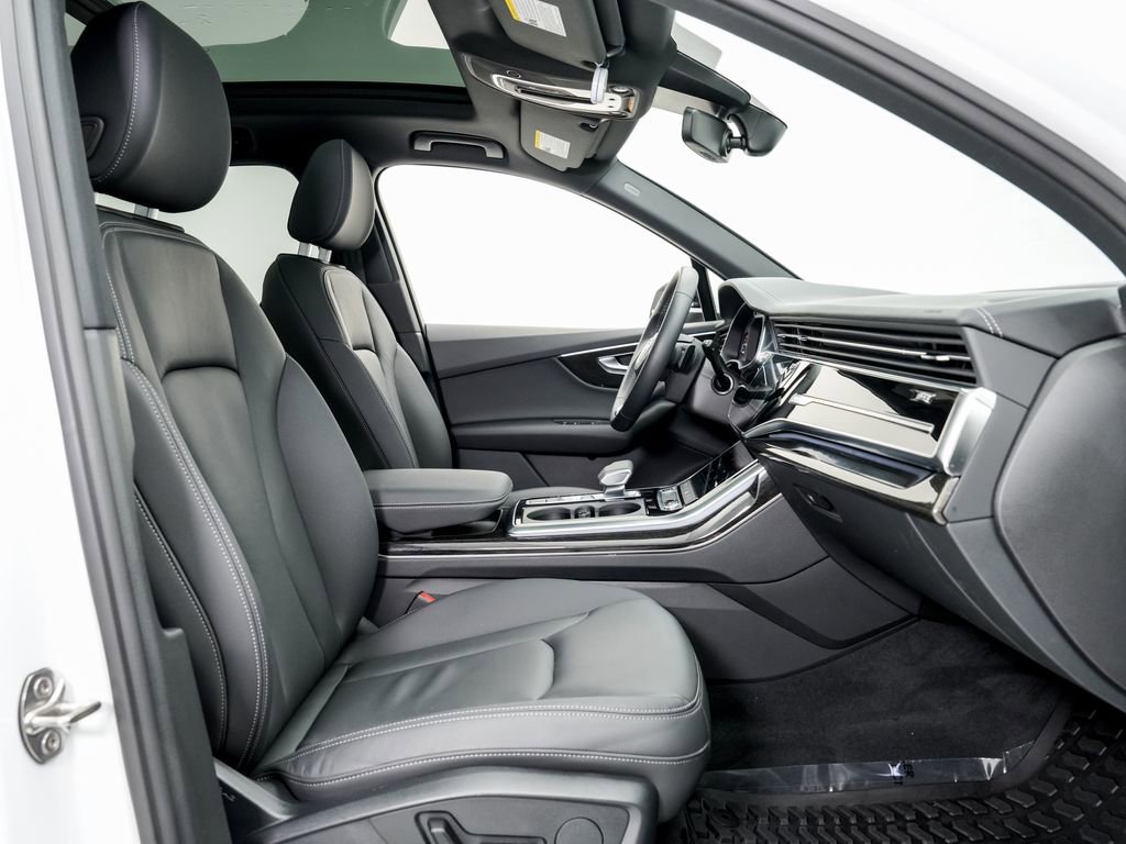 Certified 2025 Audi Q7 3.0T Premium w/ Convenience Package image 21