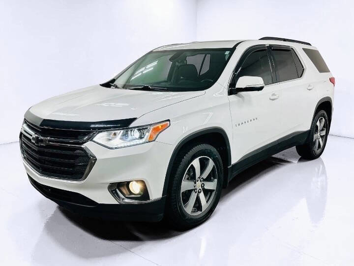 Used 2020 Chevrolet Traverse LT w/ LT Premium Package AWD/4WD image 3