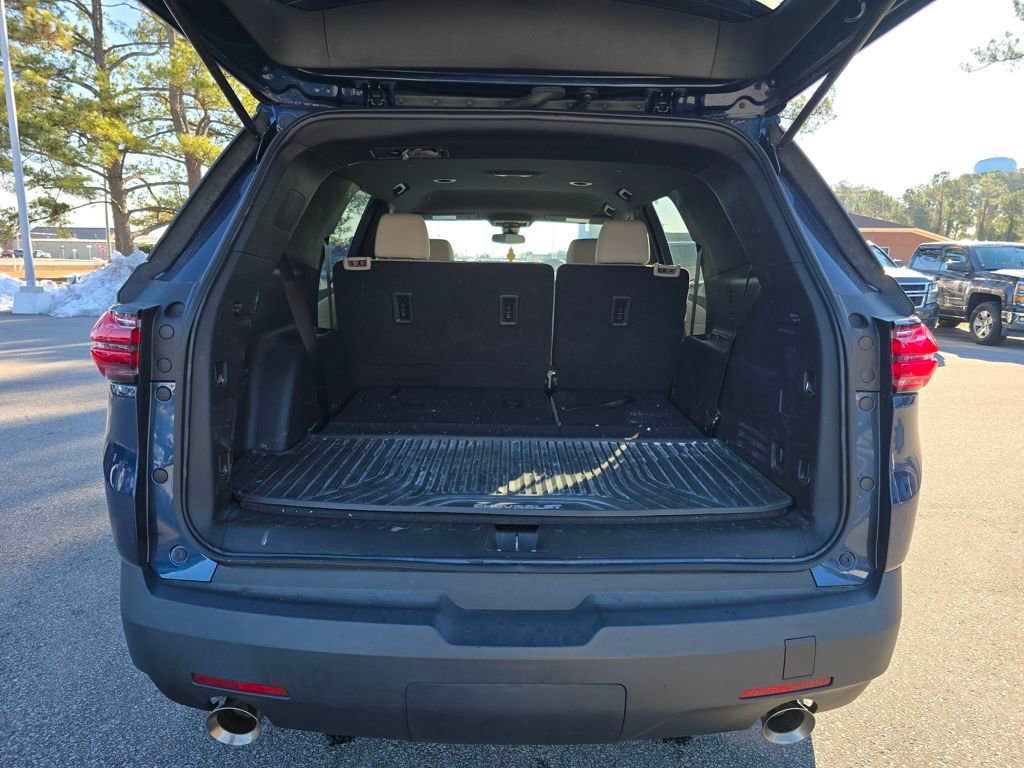 Used 2023 Chevrolet Traverse LS image 11