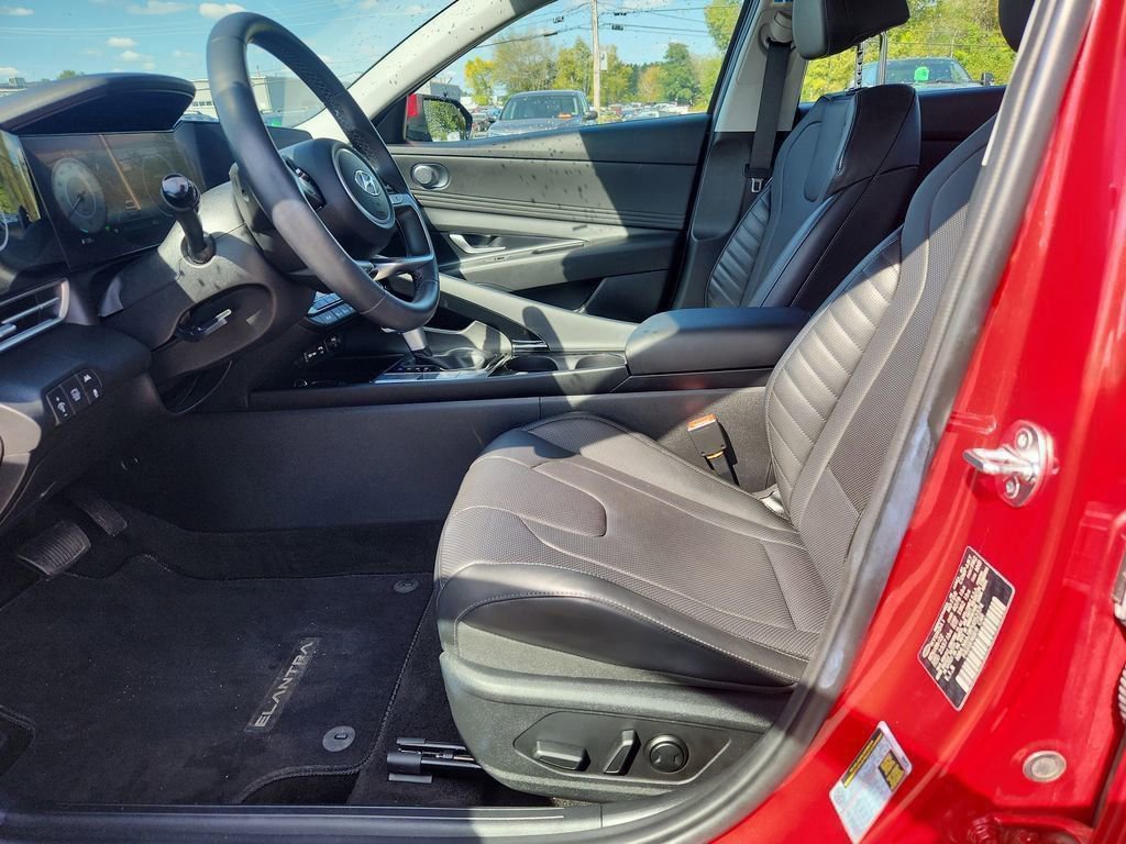 Certified 2023 Hyundai Elantra Limited image 9