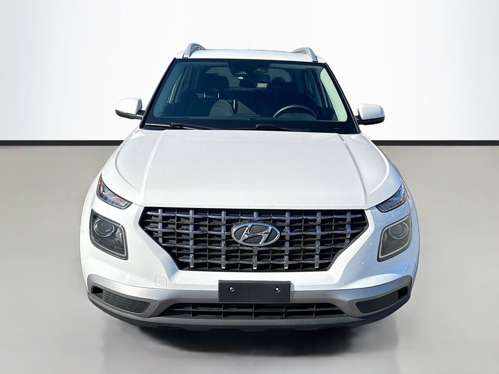 Used 2025 Hyundai Venue SEL image 2