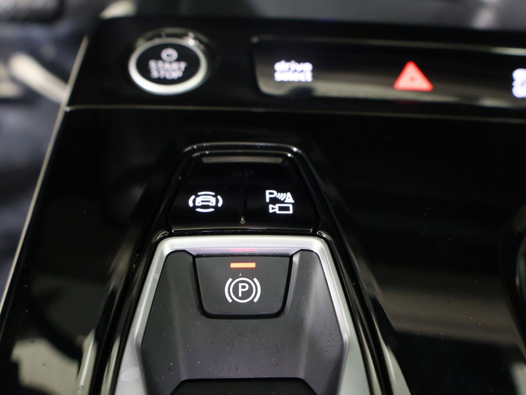 Used 2025 Audi Q6 e-tron Premium Plus w/ Premium Plus image 5