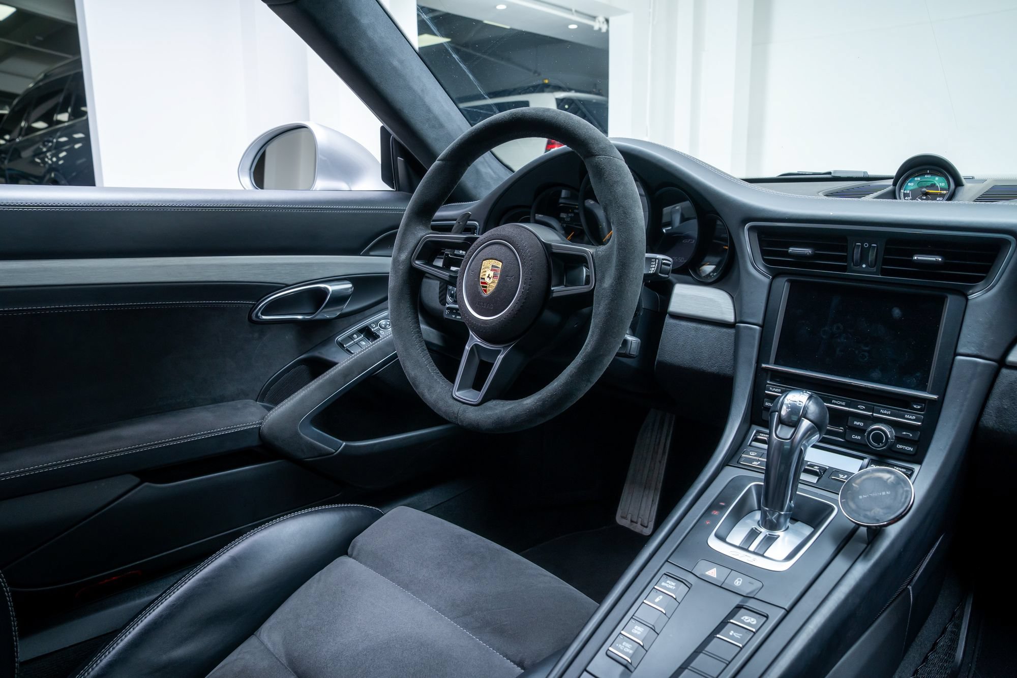 Used 2015 Porsche 911 GT3 RWD image 15