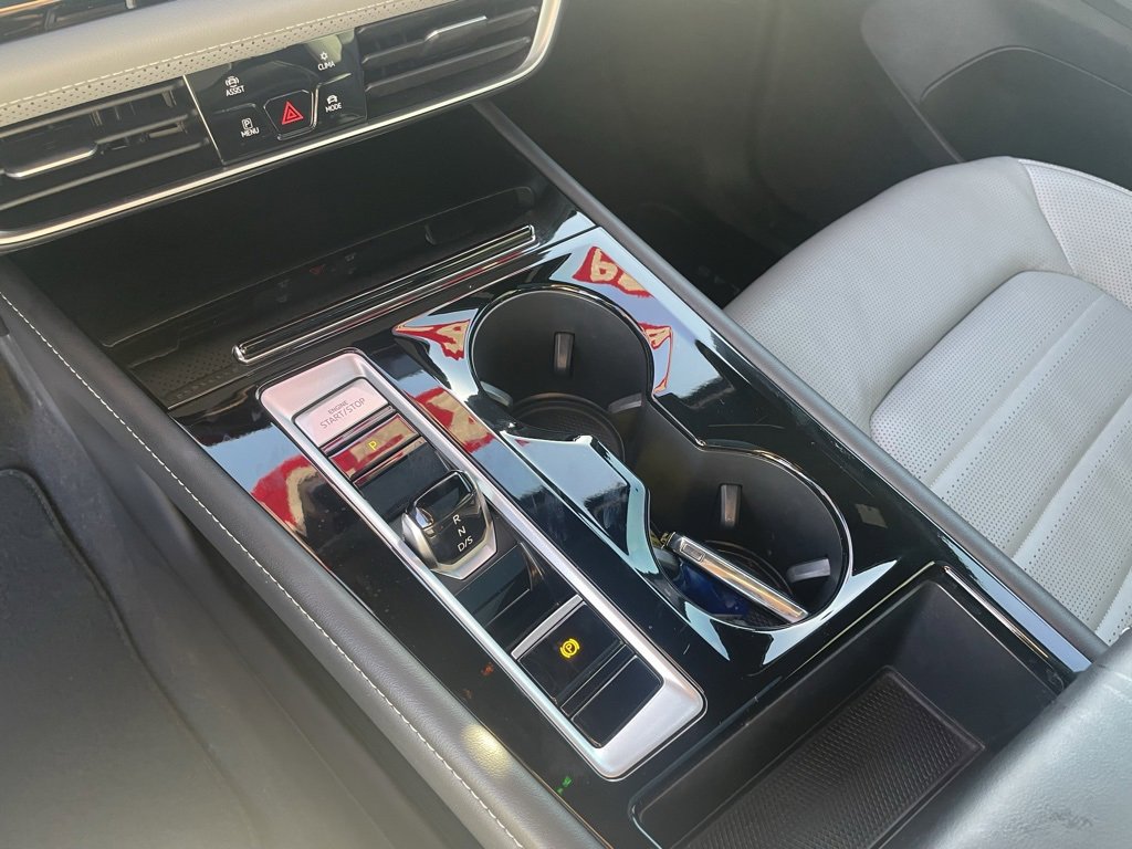 Used 2024 Volkswagen Atlas Cross Sport SEL R-Line image 17