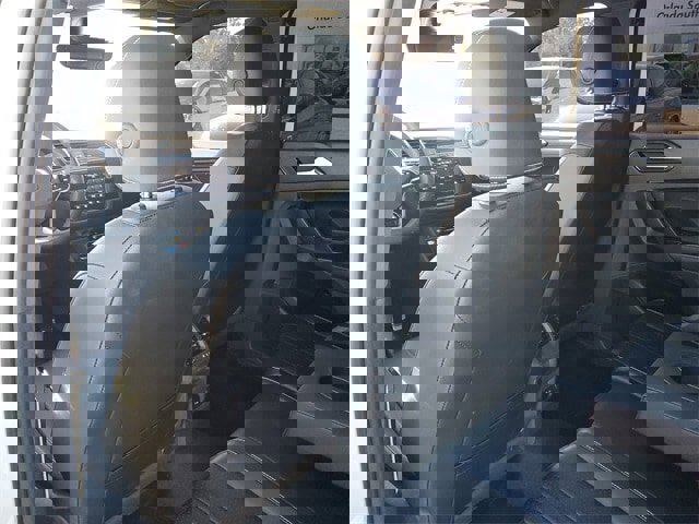 Certified 2024 Volkswagen Tiguan SE R-Line image 10