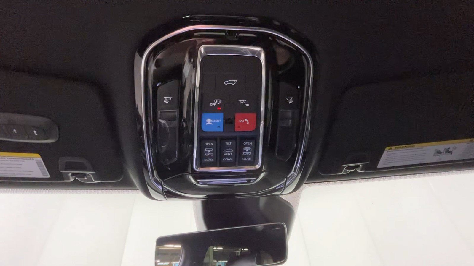 Used 2023 Jeep Grand Cherokee Overland w/ Luxury Tech Group IV AWD/4WD image 37