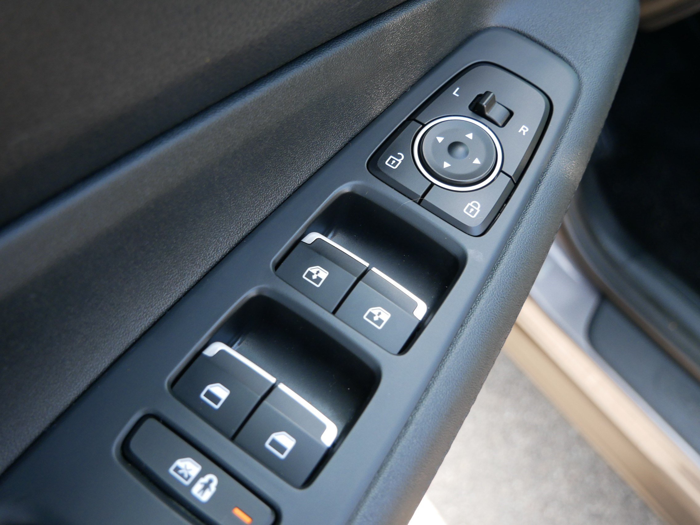 Certified 2023 Hyundai Santa Fe SEL Convenience AWD/4WD image 19
