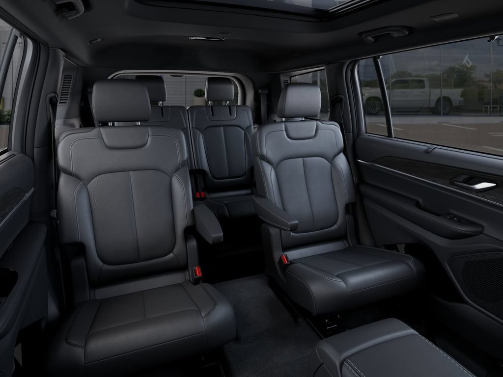 New 2025 Jeep Grand Cherokee L Limited w/ Luxury Tech Group II AWD/4WD image 16