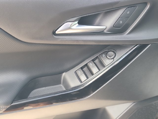 Used 2026 Chevrolet Equinox LT FWD image 16