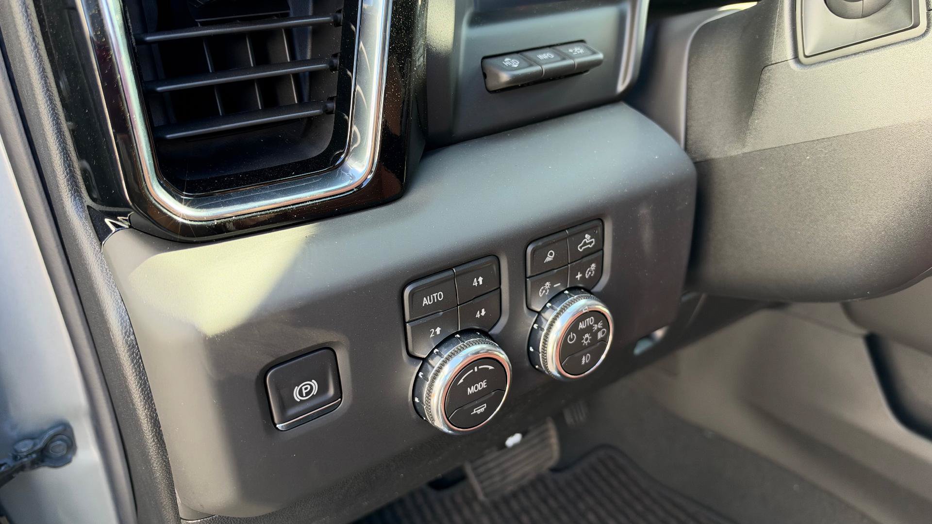 New 2026 GMC Sierra 2500 Denali Ultimate w/ Max Trailering Package AWD/4WD image 15