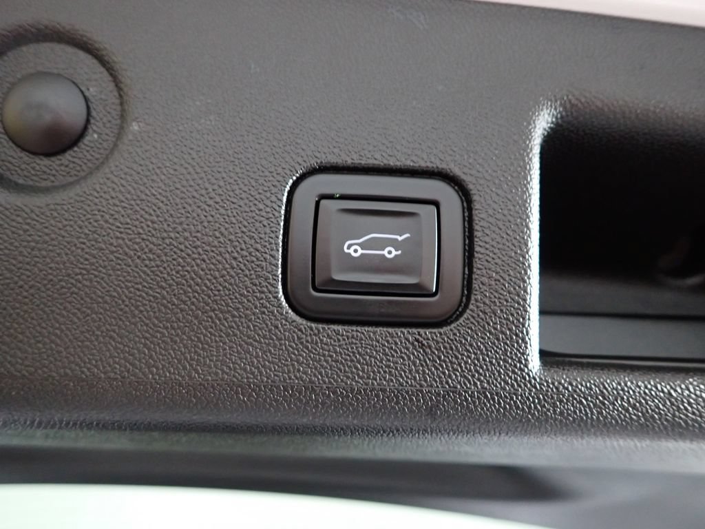 Used 2022 Chevrolet Equinox Premier AWD/4WD image 17