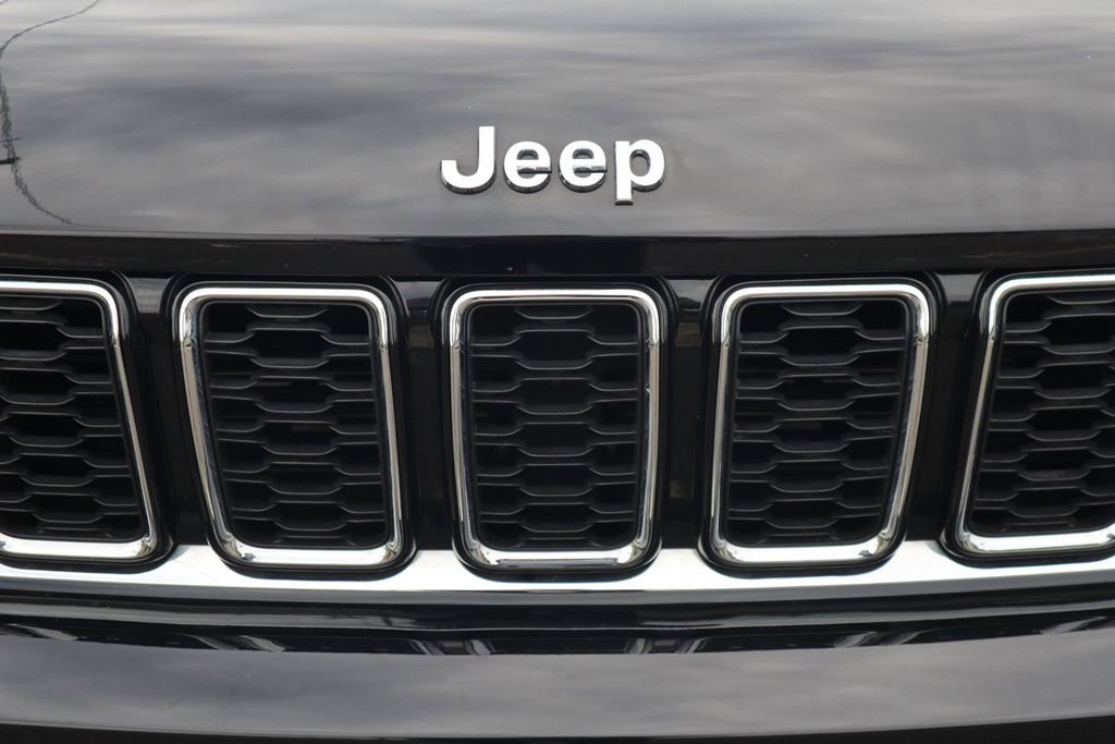 Used 2022 Jeep Grand Cherokee L Limited AWD/4WD image 39
