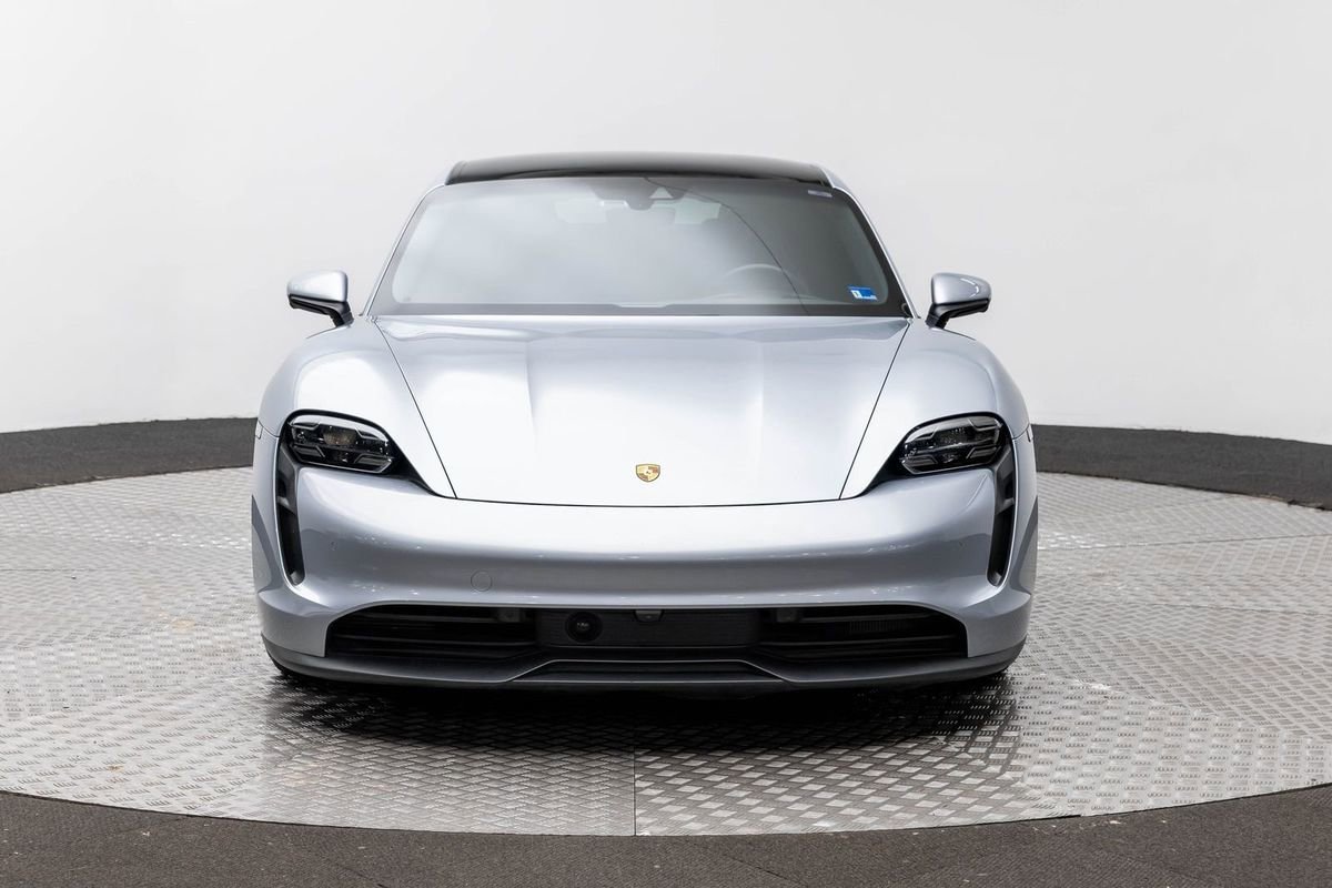 Used 2020 Porsche Taycan 4S image 3