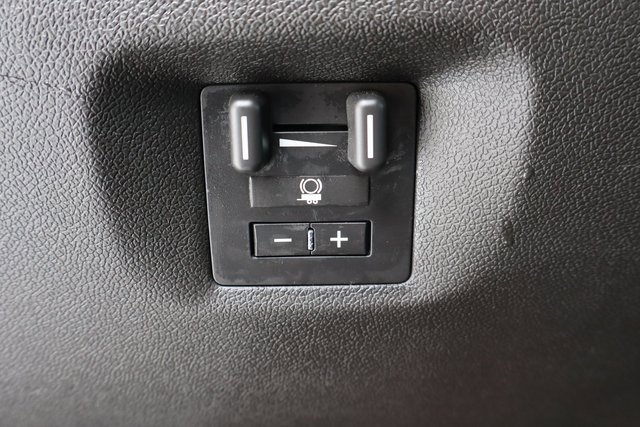 Used 2013 Chevrolet Avalanche LTZ image 32