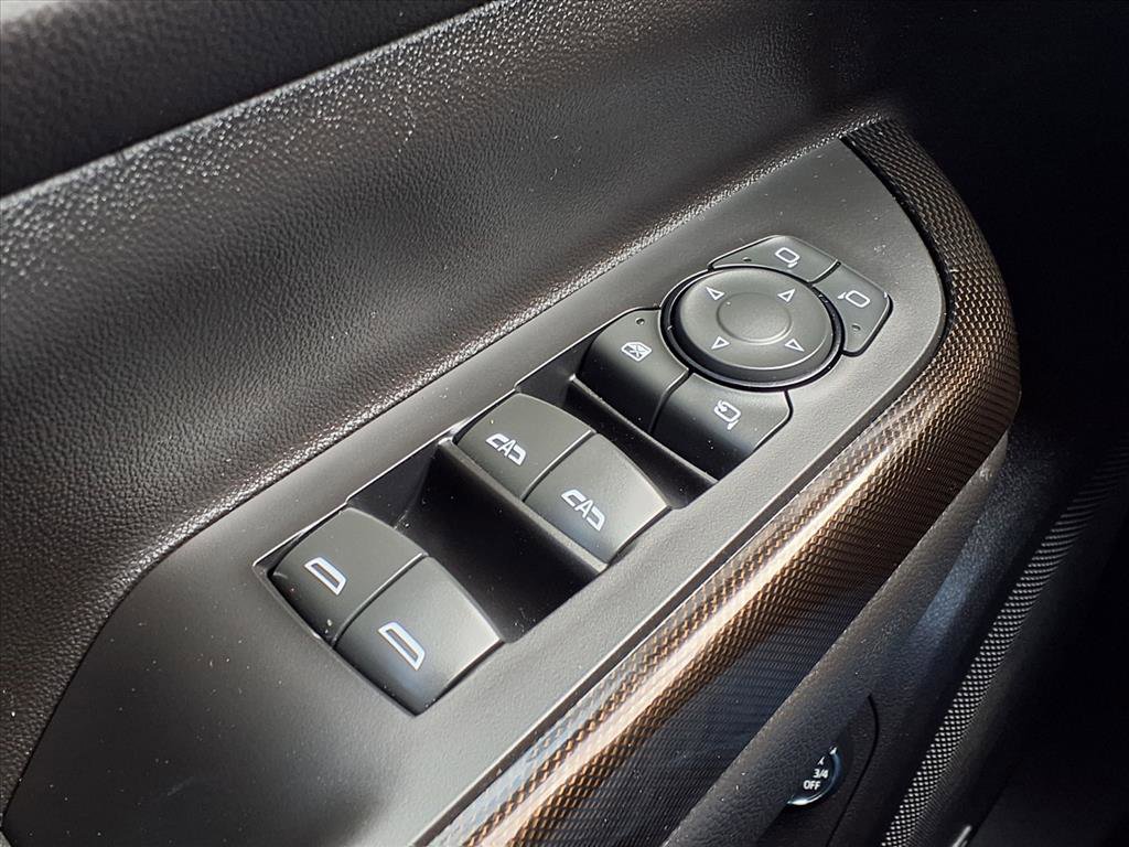 Used 2022 GMC Acadia AT4 w/ Technology Package image 10