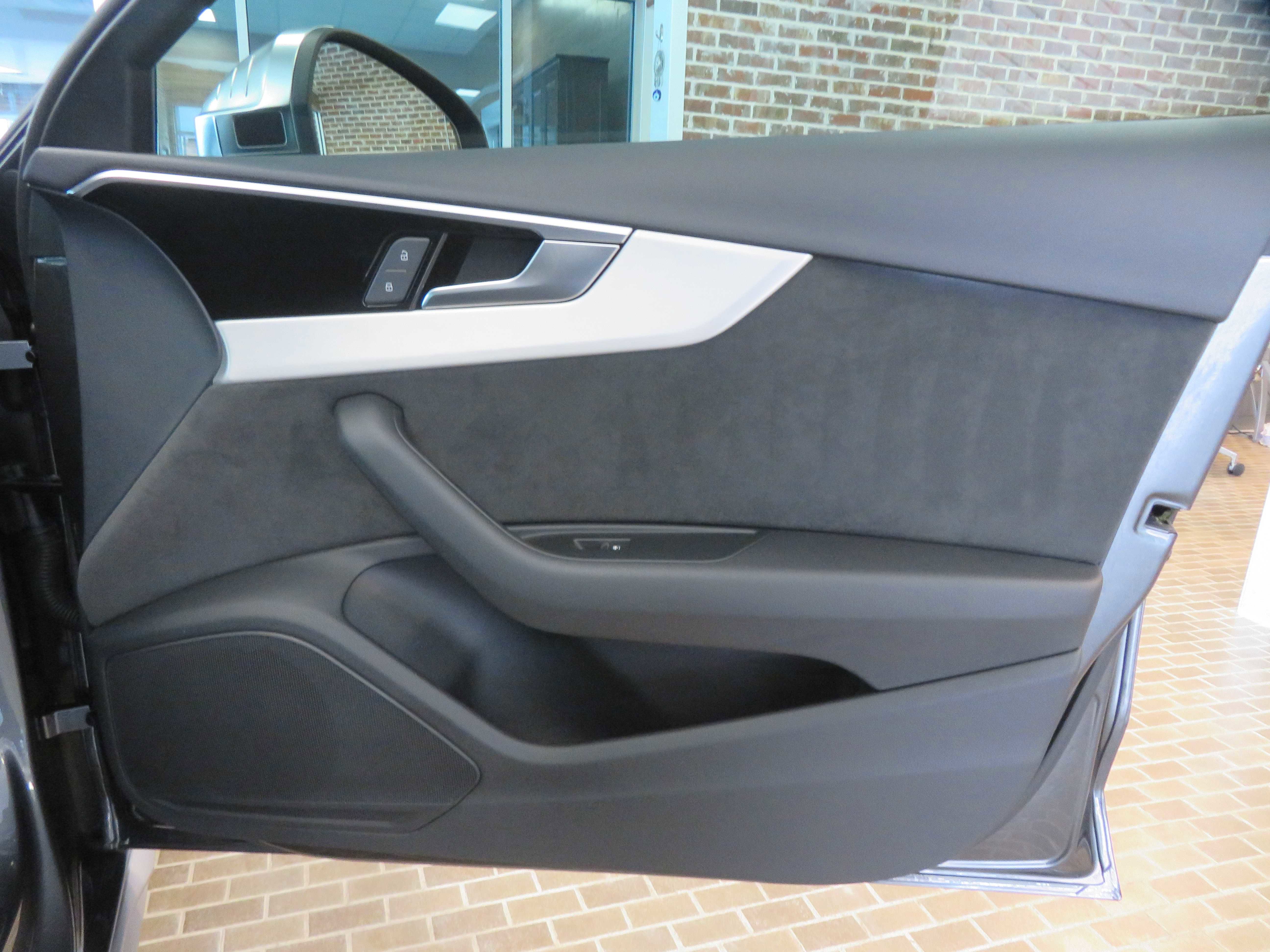 Used 2020 Audi S4 Premium w/ Convenience Package image 23