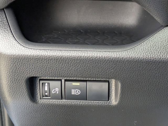 Used 2024 Toyota RAV4 SE image 23