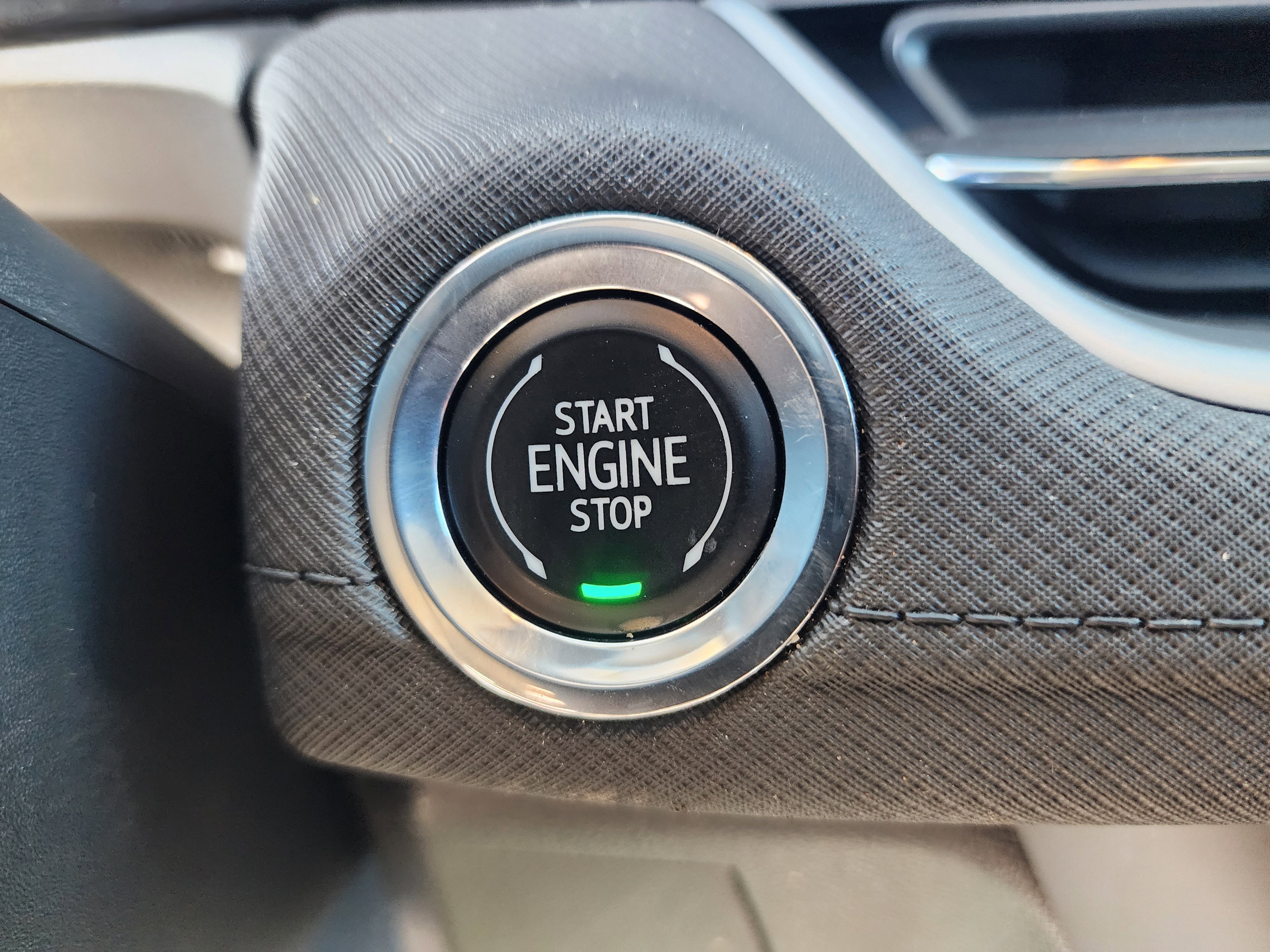 Used 2024 Chevrolet TrailBlazer LS image 29