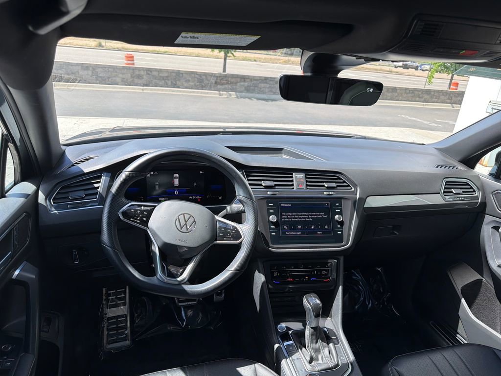 Certified 2022 Volkswagen Tiguan SE R-Line AWD/4WD image 33