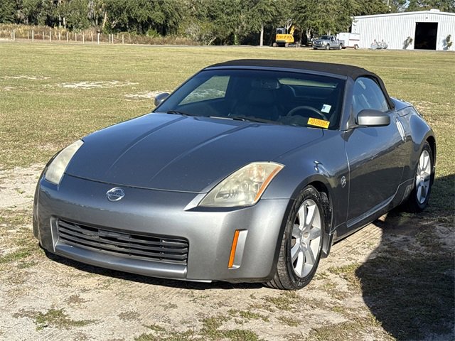Used 2005 Nissan 350Z Touring image 2