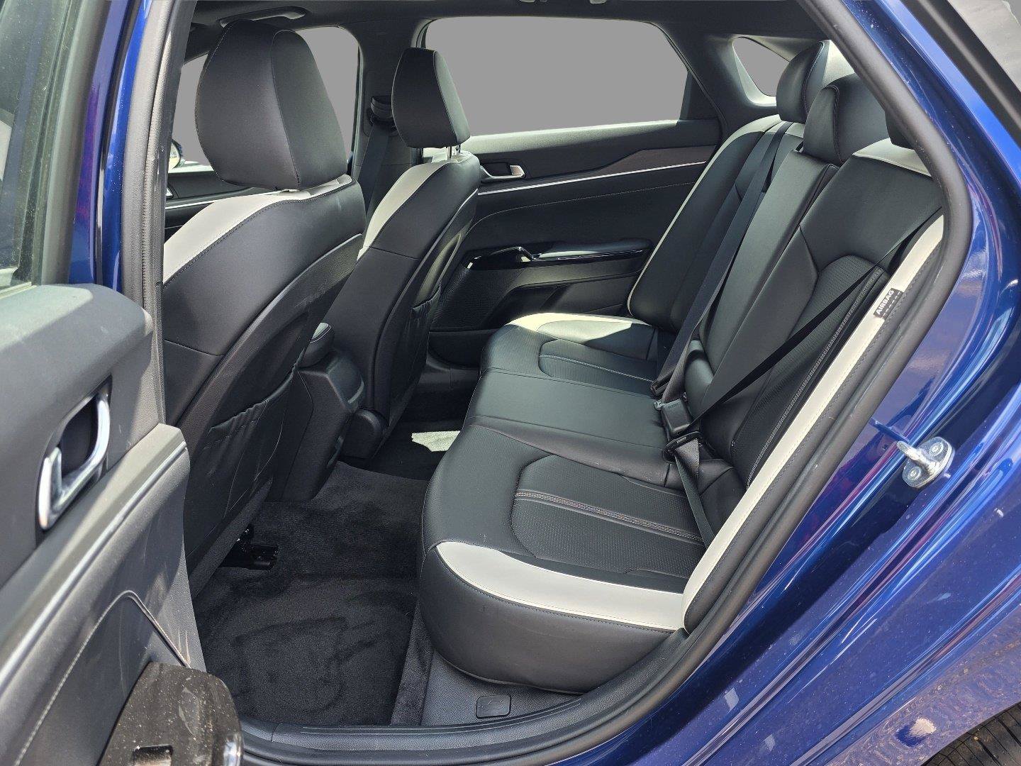 Used 2025 Kia K5 GT-Line w/ GT-Line Premium Package FWD image 27