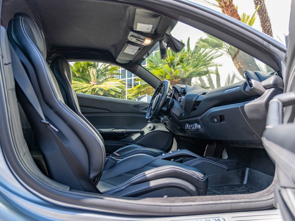 Used 2018 Ferrari 488 GTB image 28