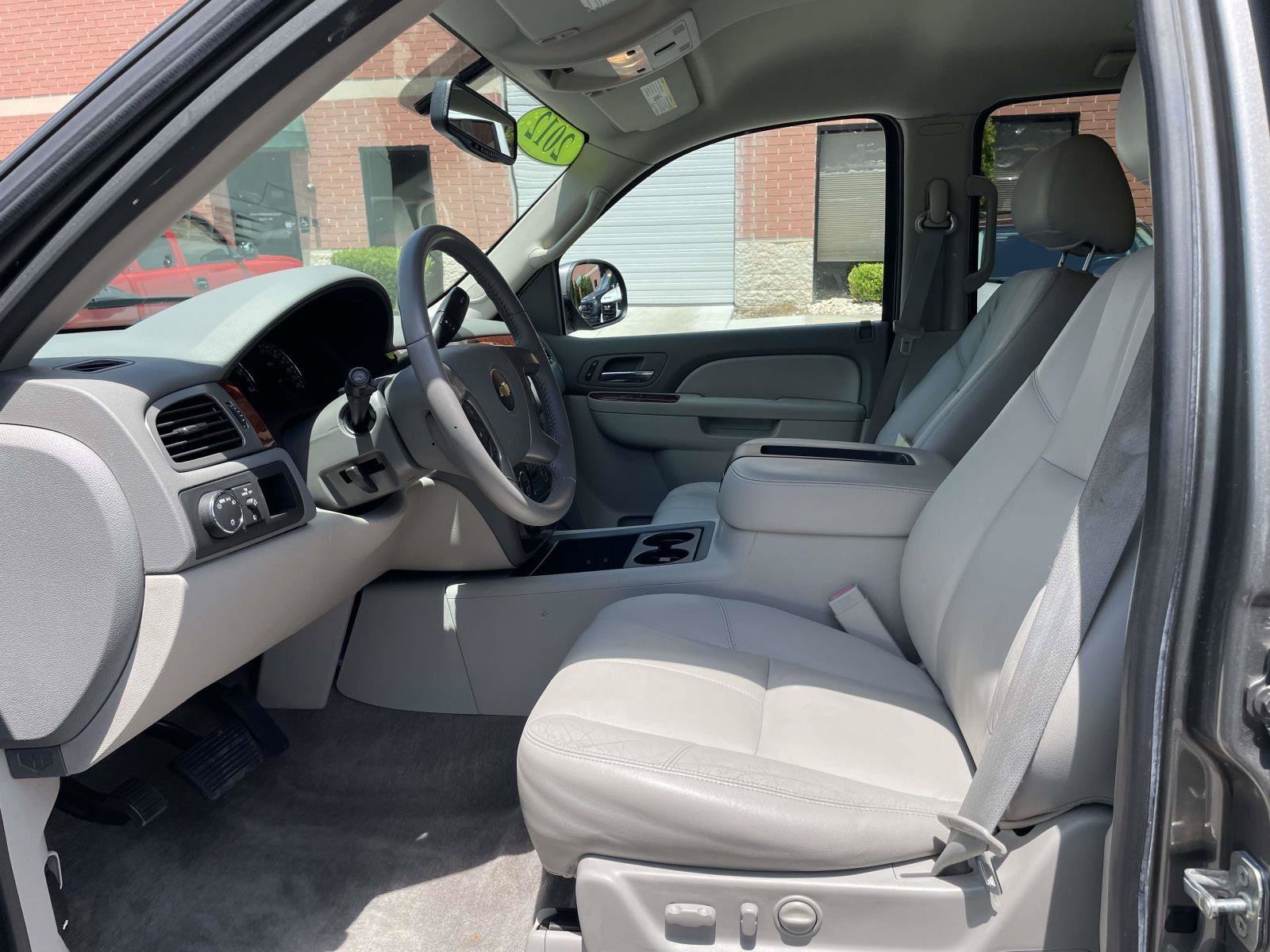 Used 2012 Chevrolet Tahoe LT w/ Luxury Package RWD image 4