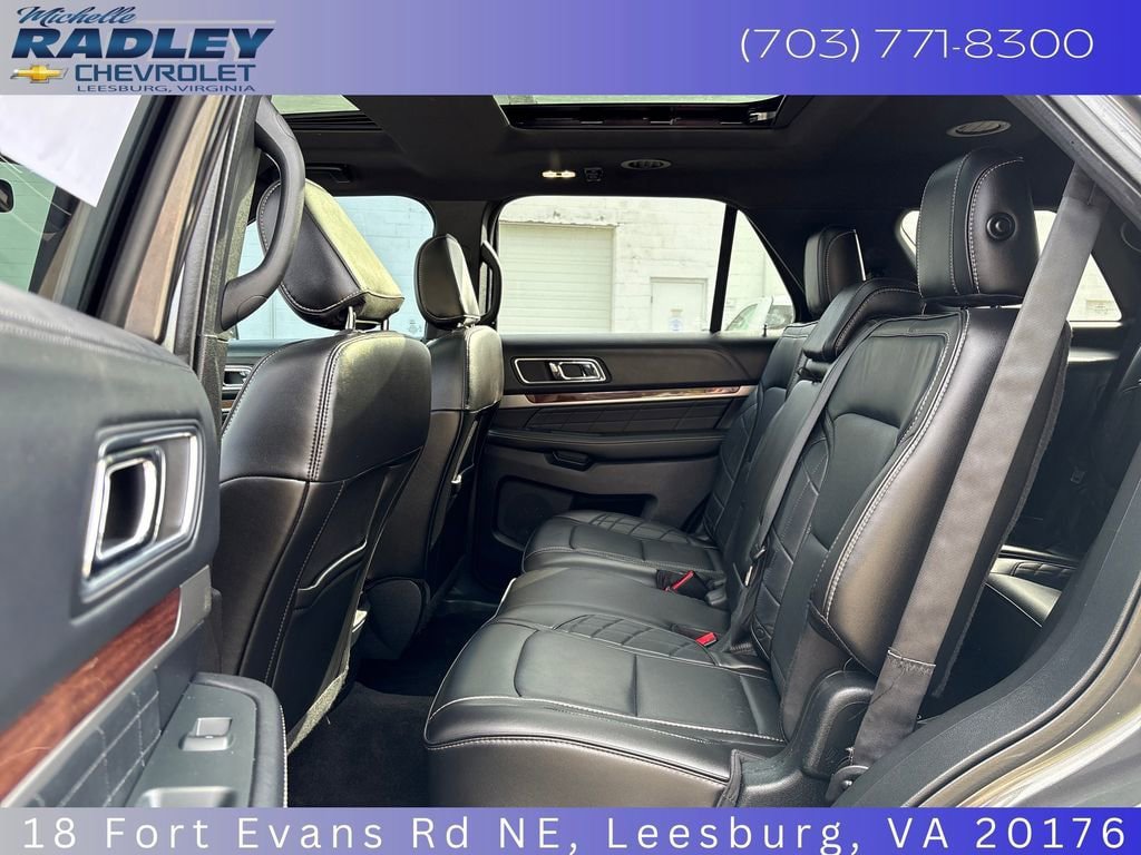 Used 2018 Ford Explorer Platinum AWD/4WD image 23