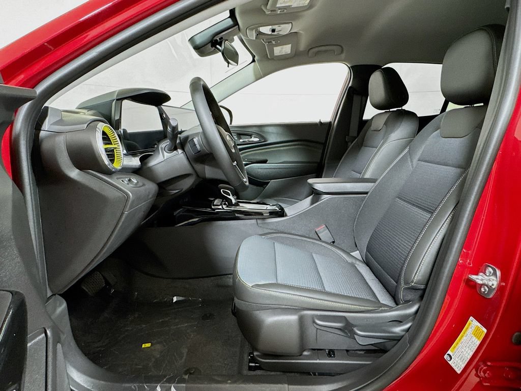 New 2026 Chevrolet Trax LT w/ Driver Confidence Package FWD image 11
